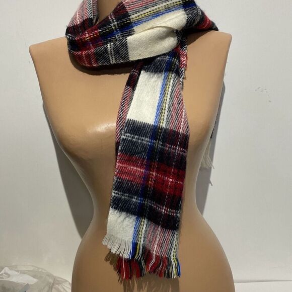 Cashmore Women's Multicolor Plaid 100% Acrylic Fringe Wrap Scarf One Size - Picture 1 of 4